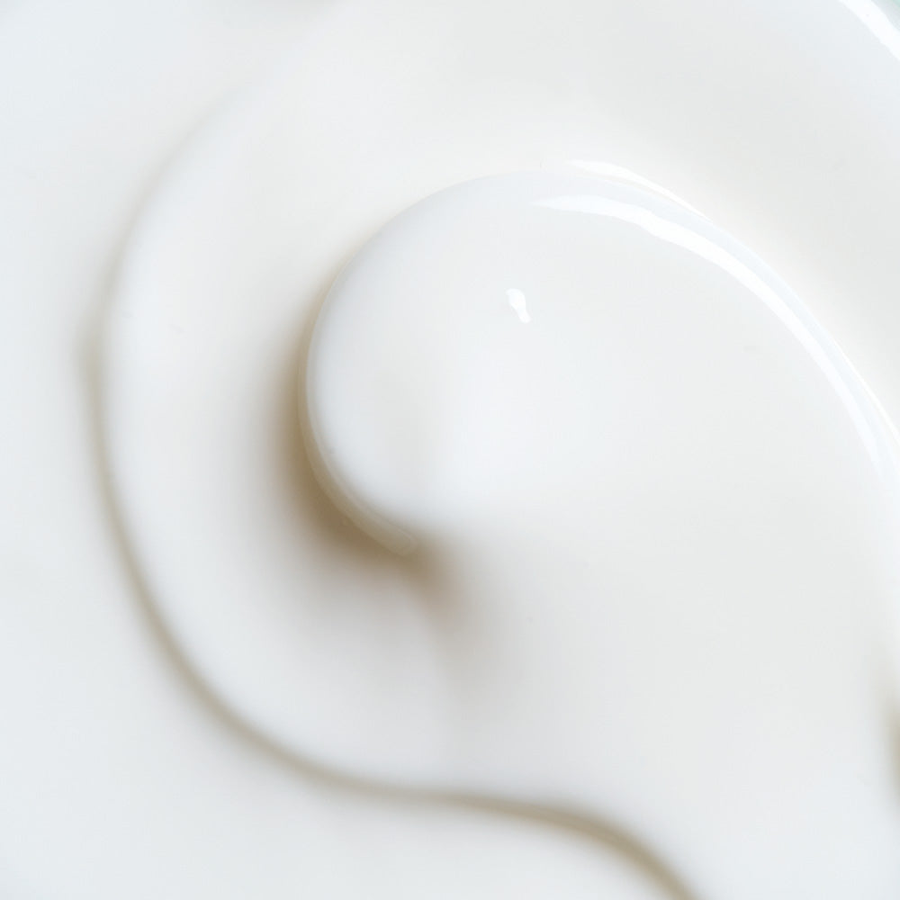 Care with a non-stop effect of intensive hydration that lasts 100 hours