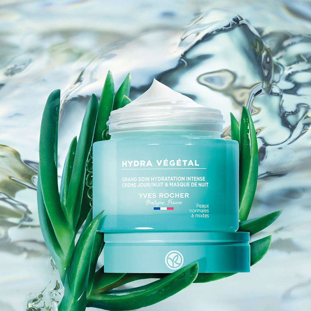 Care with a non-stop effect of intensive hydration that lasts 100 hours